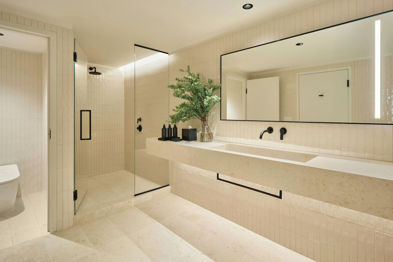 Bathroom 4, The Satire, Autograph Collection, Alexandria