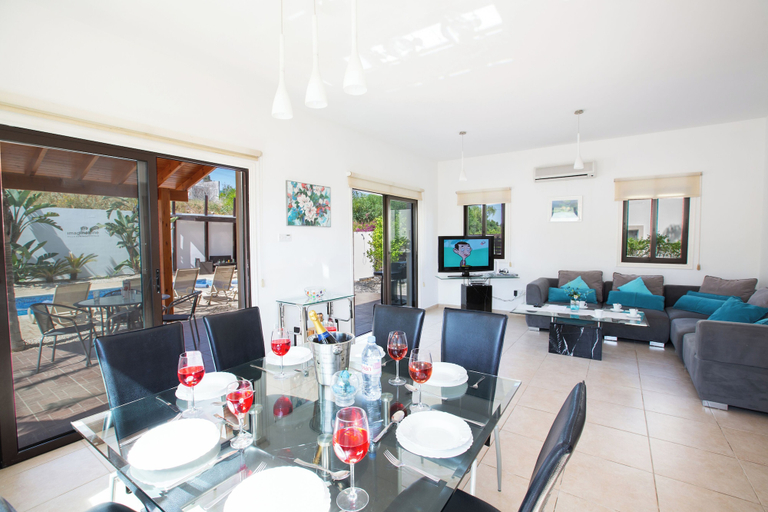 Food & Drinks, Protaras Holiday Villa Av6
