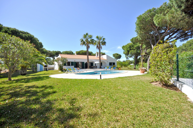 Others 5, Close to Amenities, Free air Conditioning and Wi-fi, Loulé