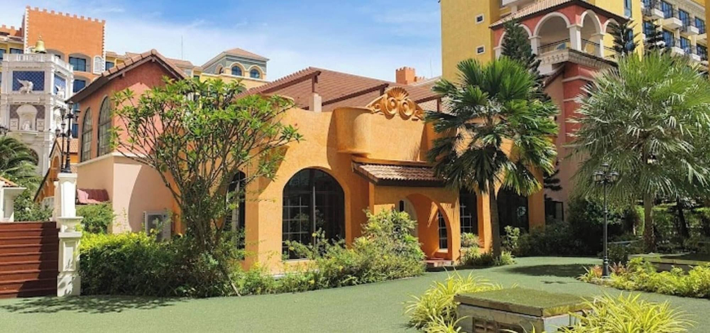 Exterior 2, Venetian Signature Condominium, Pattaya