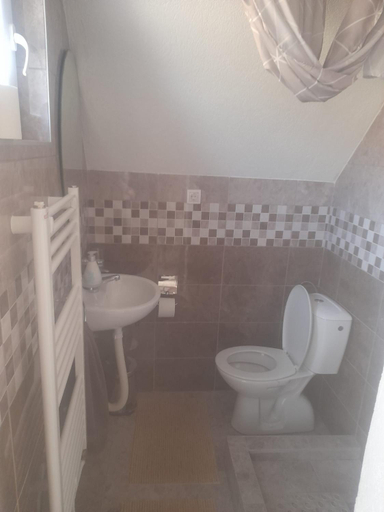 Bathroom 3, Vikendica Milicin Konak, Irig