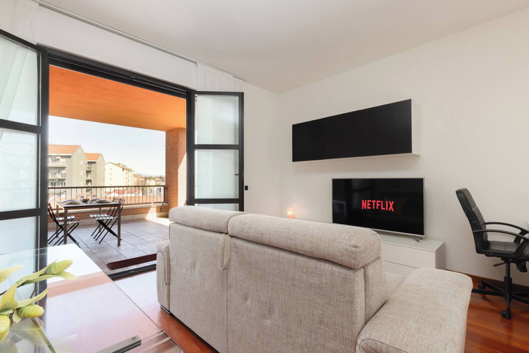 Living room 4, Large Duplex With Private Terrace Gluck Milan, Milano