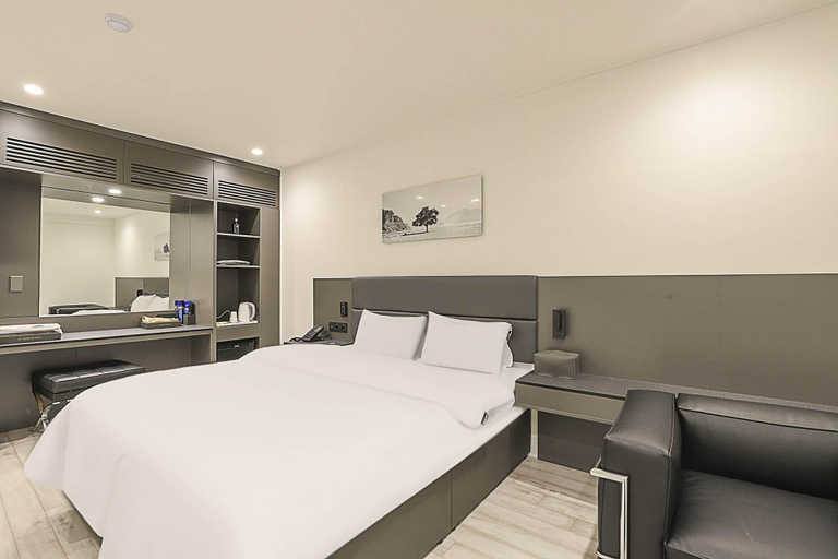 Bedroom 2, Brown Dot Gumiwonpyeong Branch, Gumi