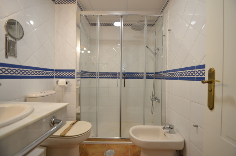 Bathroom 3, Apartamentos Solmares, Huelva