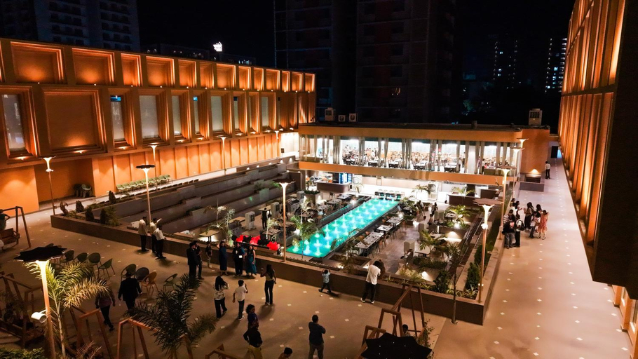 Exterior view 4, STATUS DINE BANQUET AND RESTAURANT, Ahmadabad