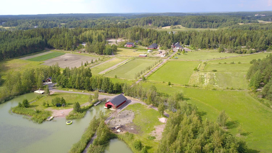 4, Huone-Room, Finland Proper