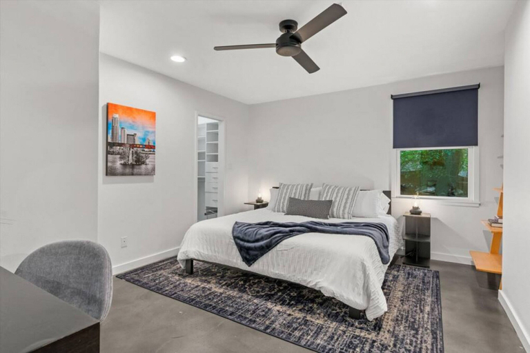 Room 5, Downtown Oasis Heated Pool Spa Outdoor Living Dinning Game Room, Travis