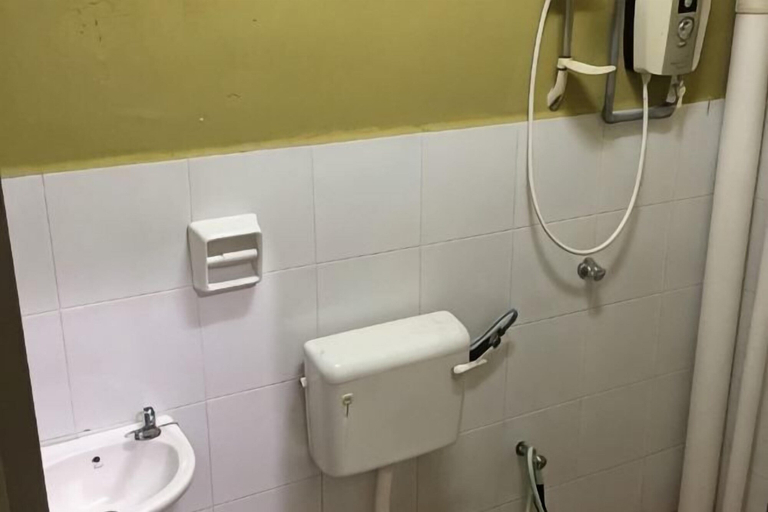 Bathroom 4, Mahasa Homestay Kuala Lumpur, Kuala Lumpur