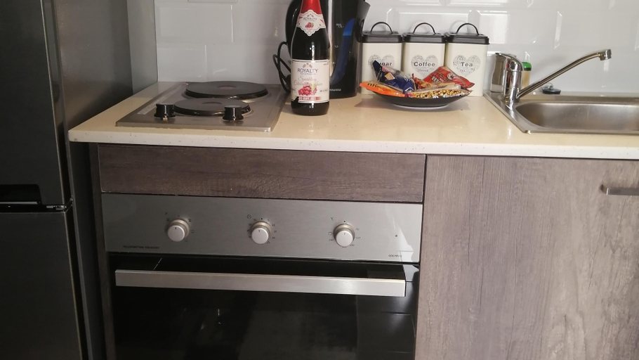 Others 4, Room-immaculate and Beautiful Chalet - f, Ekurhuleni