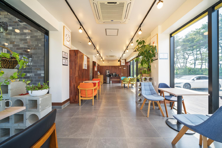 Food & Drinks 3, Taean Hatgae Play Pension, Taean