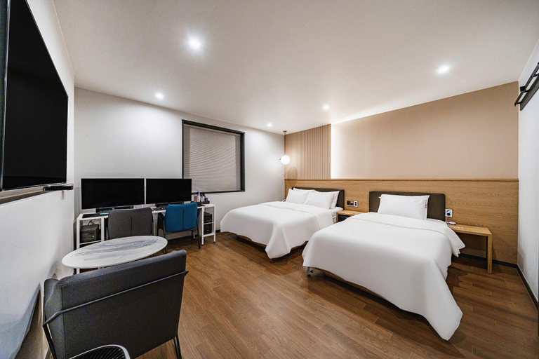 Bedroom 4, Daegu Daemyeongdong Brown Dot, Buk