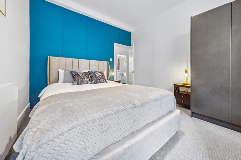 Room 5, 3 -Berry Street EC1V, London