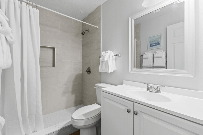 Bathroom 2, Trailwoods 3302, Volusia