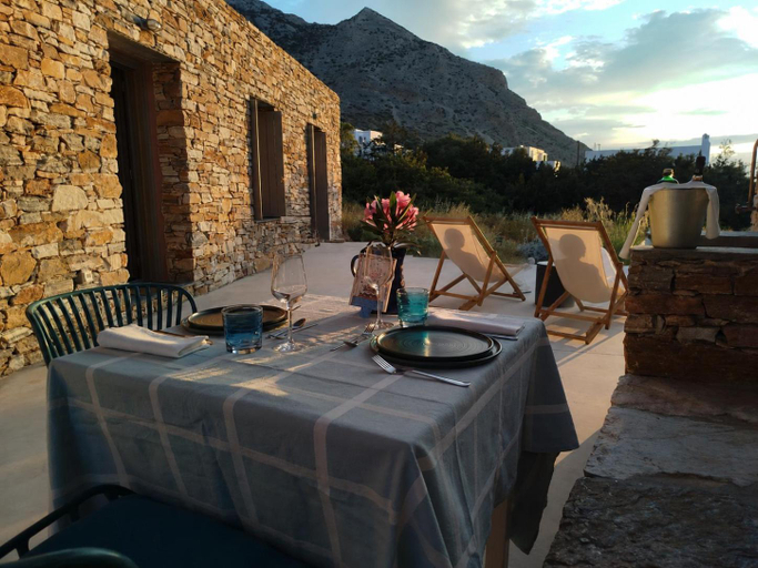 Food & Drinks 4, Flaros Village, South Aegean