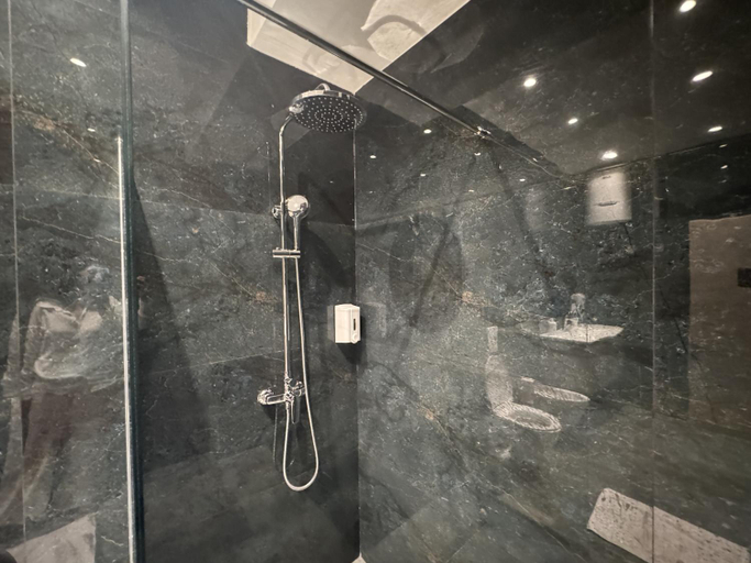 Bathroom 2, Sunset Boulevard Rooms, Vlorës