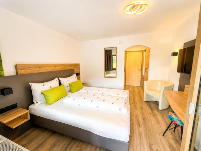 Bedroom 2, Gasthof Alpenblick, Landeck