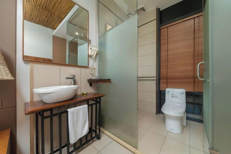 Bathroom 4, Vaikuha Seaview Hotel, Beihai