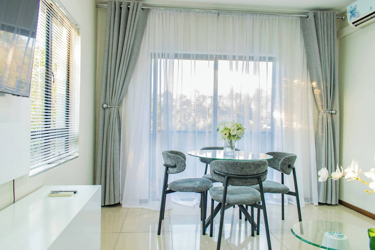 Dining room 4, Apt 2 Bed in Stunning Golf Estate, City of Johannesburg