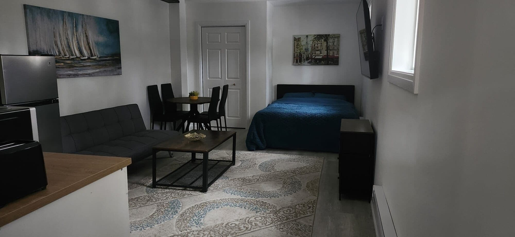 Room 3, Cozy Studio Retreat in Scenic Georgina, Canada, York