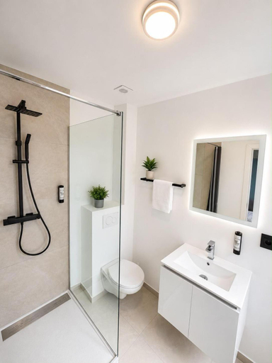 Bathroom 4, Hotel Albergo, Bruxelles