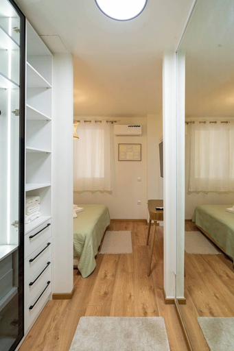 Room 3, Bright Athens Getaway, Attica