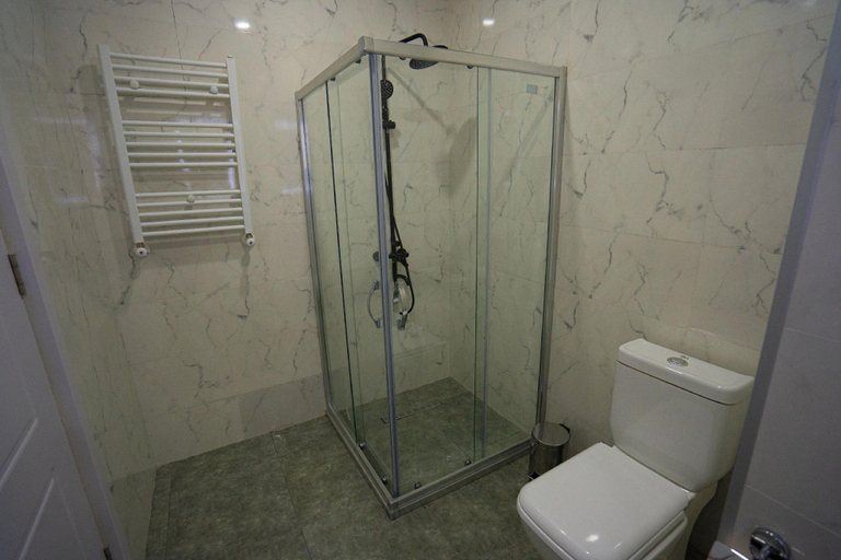 Bathroom 3, Komunna Luxe, Batumi