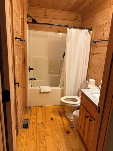 Bathroom 3, Heritage Hill Cabins, Watauga