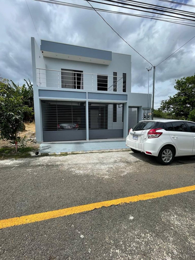 Exterior, 3 bed 2 Bath 15 min From Airport, Flores
