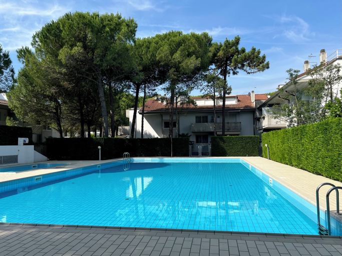 Pool, Relaxing Retreat for a Comfortable Stay, Udine