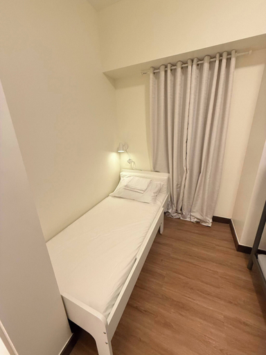 Room 5, Cozy Modern Apartment Condo Unit, Pasay City