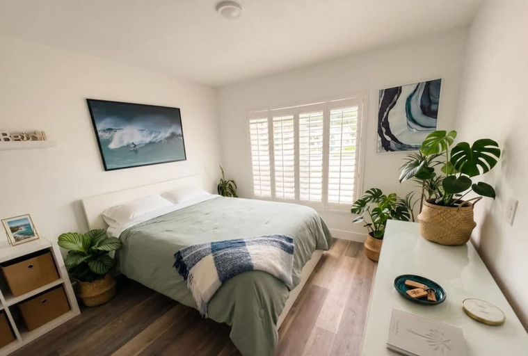 Room 2, St Pete Retreat Game Room Outdoor Bar Sleeps 8, Pinellas
