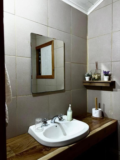 Bathroom, Turismo La Rueda del Chucao, Valdivia