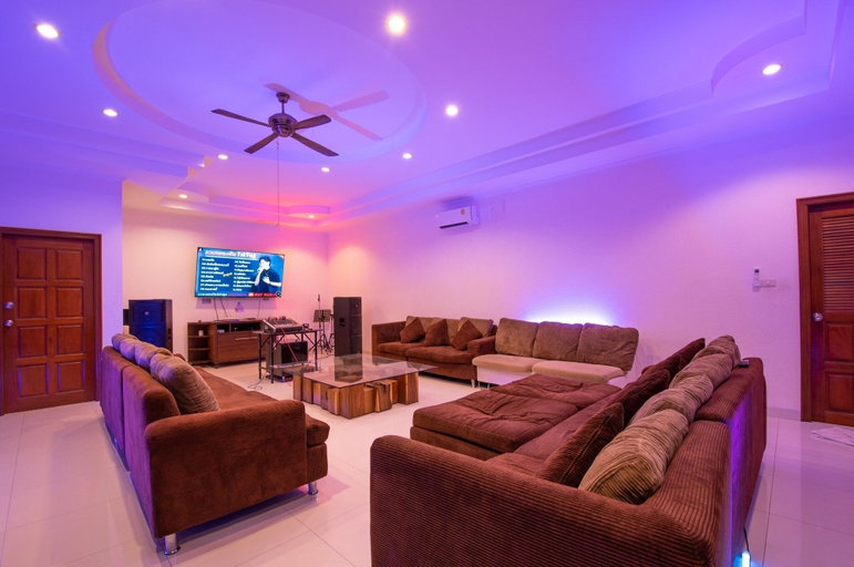 Living area 3, Pool Villa for Families and Party, Bang Lamung