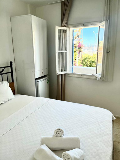 Bedroom 4, A Hotel, Çeşme