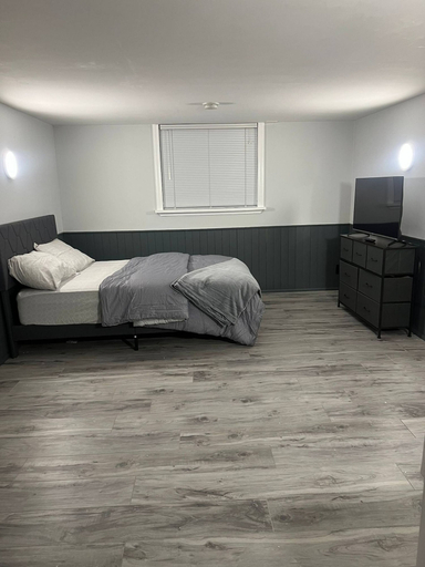 Room 2, Prime Location Studio With Separate Amenities, Middlesex