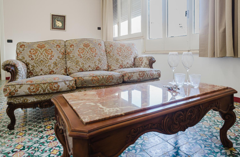 Others 5, Garibaldi house, Trapani
