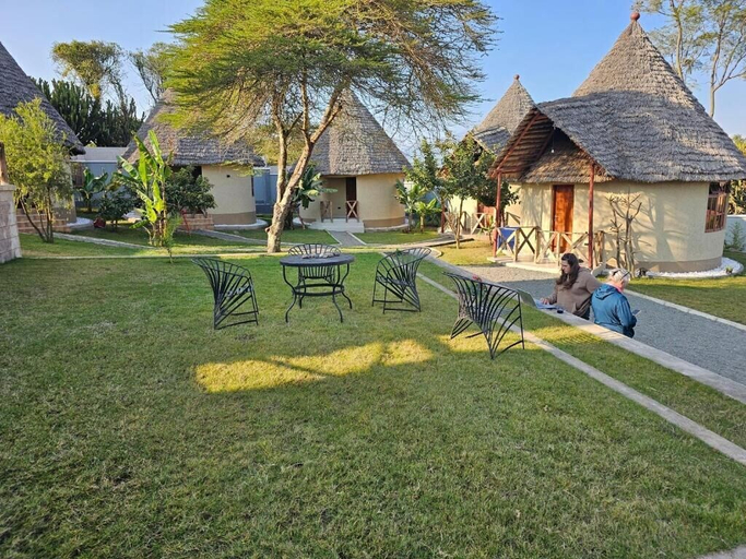 Outdoor dining 3, Oiti Boma Lodge Arusha, Arusha
