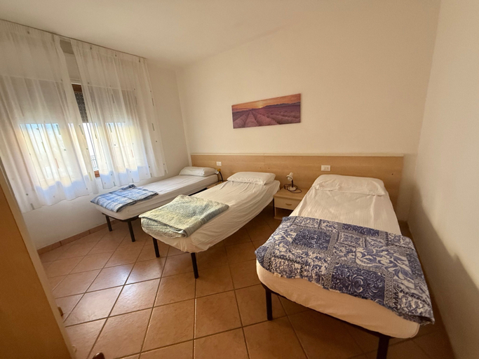 Room 5, Cozy Flat With Private Parking in Rosolina Mare, Rovigo