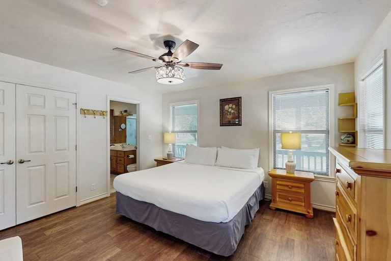 Room 2, Idyllic Home With Firepit, Gazebo, Patio, & Amazing Deck Views - Dog-friendly, Gillespie