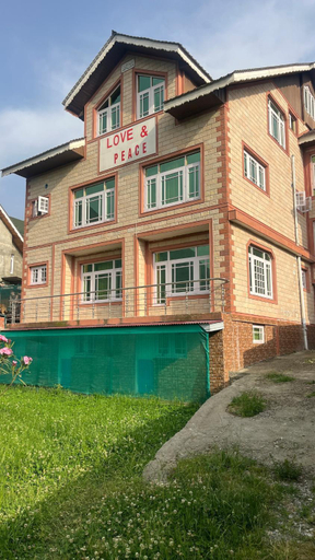 3, Love and Peace Homestay, Srinagar
