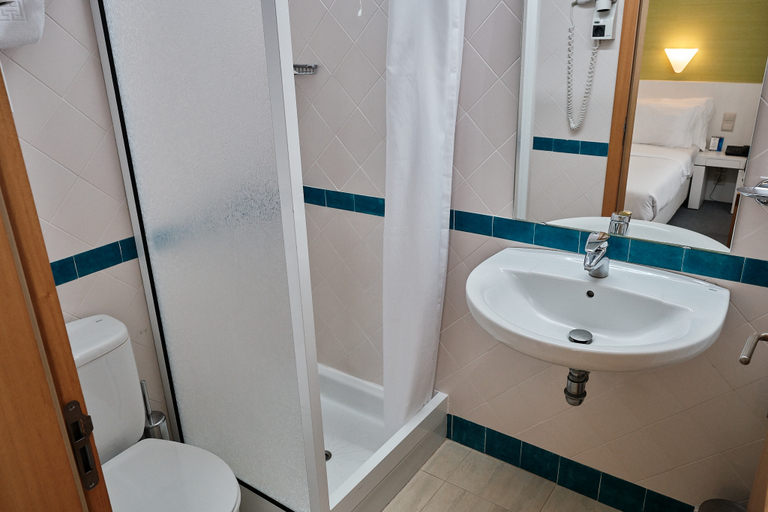 Bathroom 4, Hotel Varandas do Atlântico by RIDAN Hotels, Praia da Vitória