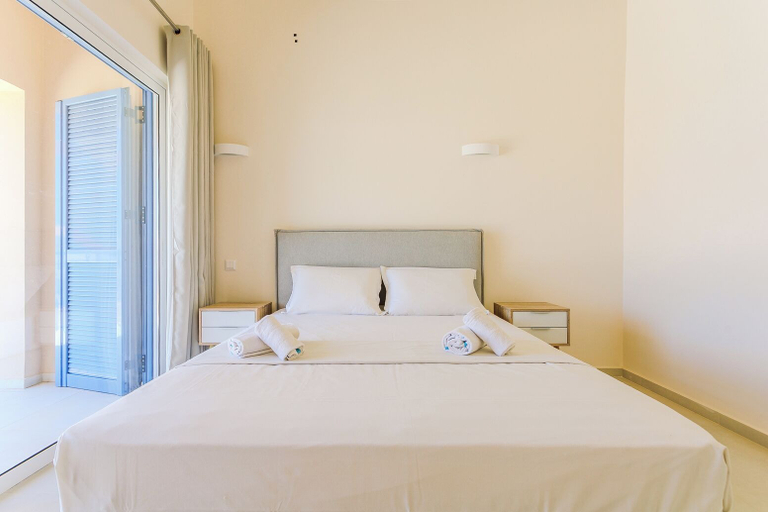 Bedroom 3, Resitour - Chania Aphrodite Beachfront, Crete