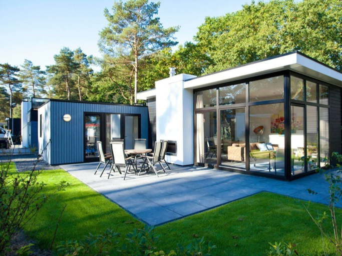 Outdoor dining 5, Holiday Home in Olburgen With Terrace, Steenderen