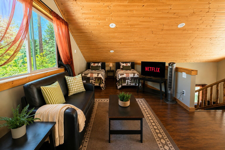 Interior 5, Nature Acres 1 Bedroom Home by NW Comfy Cabins, Chelan