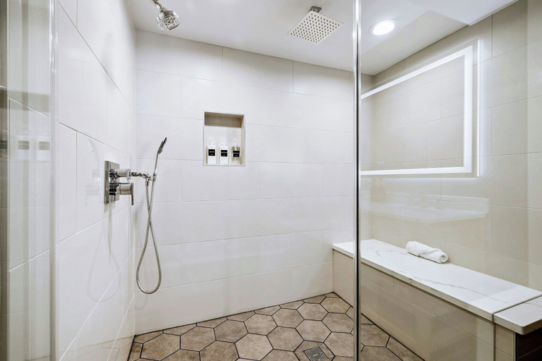 Bathroom 5, Staybridge Suites Oxnard River Ridge by IHG, Ventura