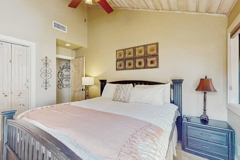 Room 3, Refined Panoramic Paradise on Lake Travis With Boat Launch and Tesla Charger, Travis