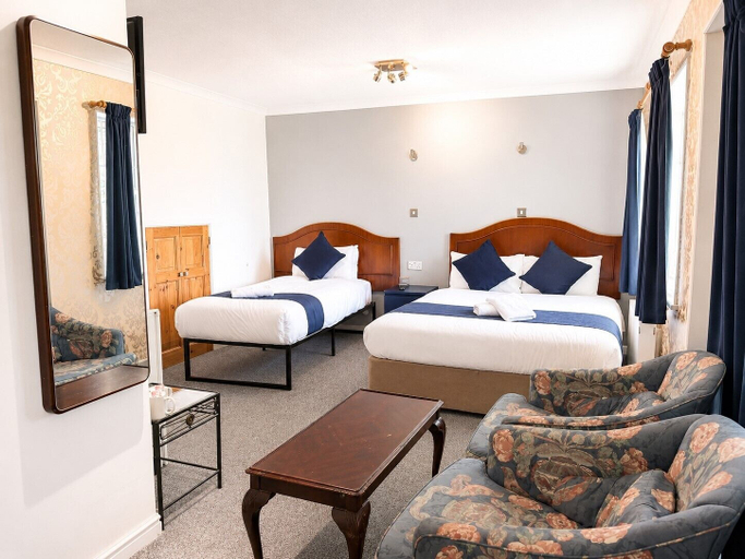 Bedroom 3, All Seasons Gatwick Guest House, Surrey
