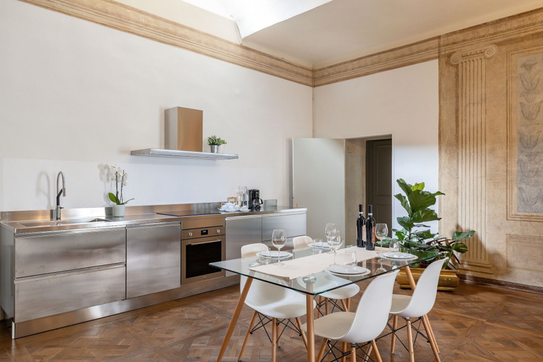In-room dining 4, Appartamento Reale, Arezzo