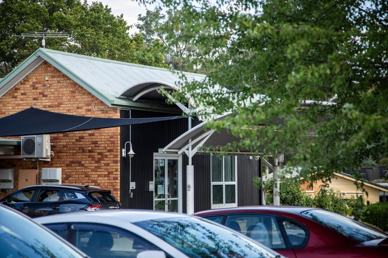 Exterior & Views 1, Tumbarumba Motel & Elms Restaurant, Tumbarumba