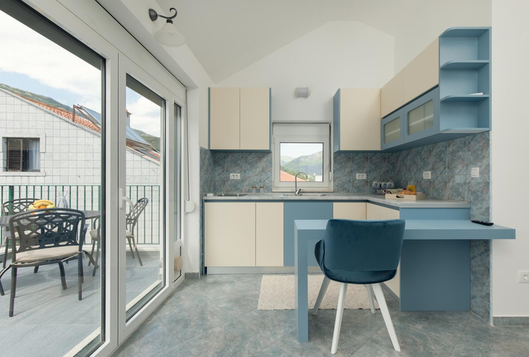 Others 3, Apartmani Pravilovic